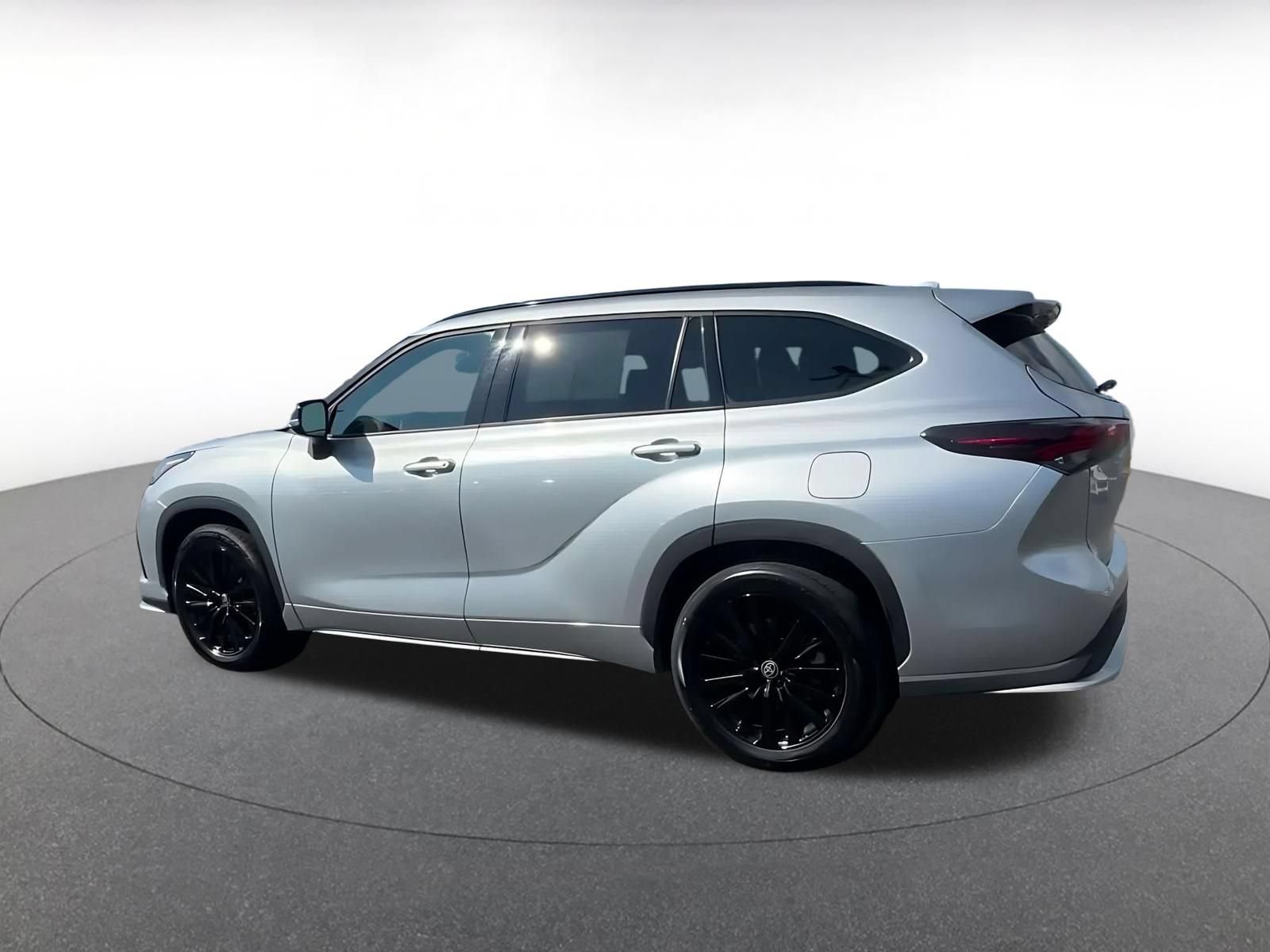 Thumbnail: 2025 Toyota Highlander - 10