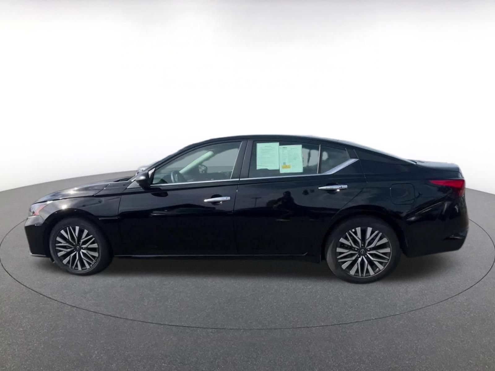 Thumbnail: 2025 Nissan Altima - 8
