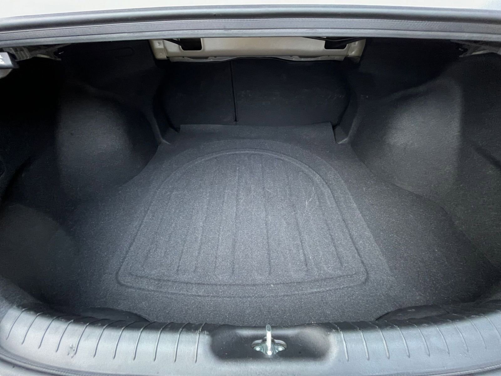 Thumbnail: 2025 Hyundai Elantra - 32