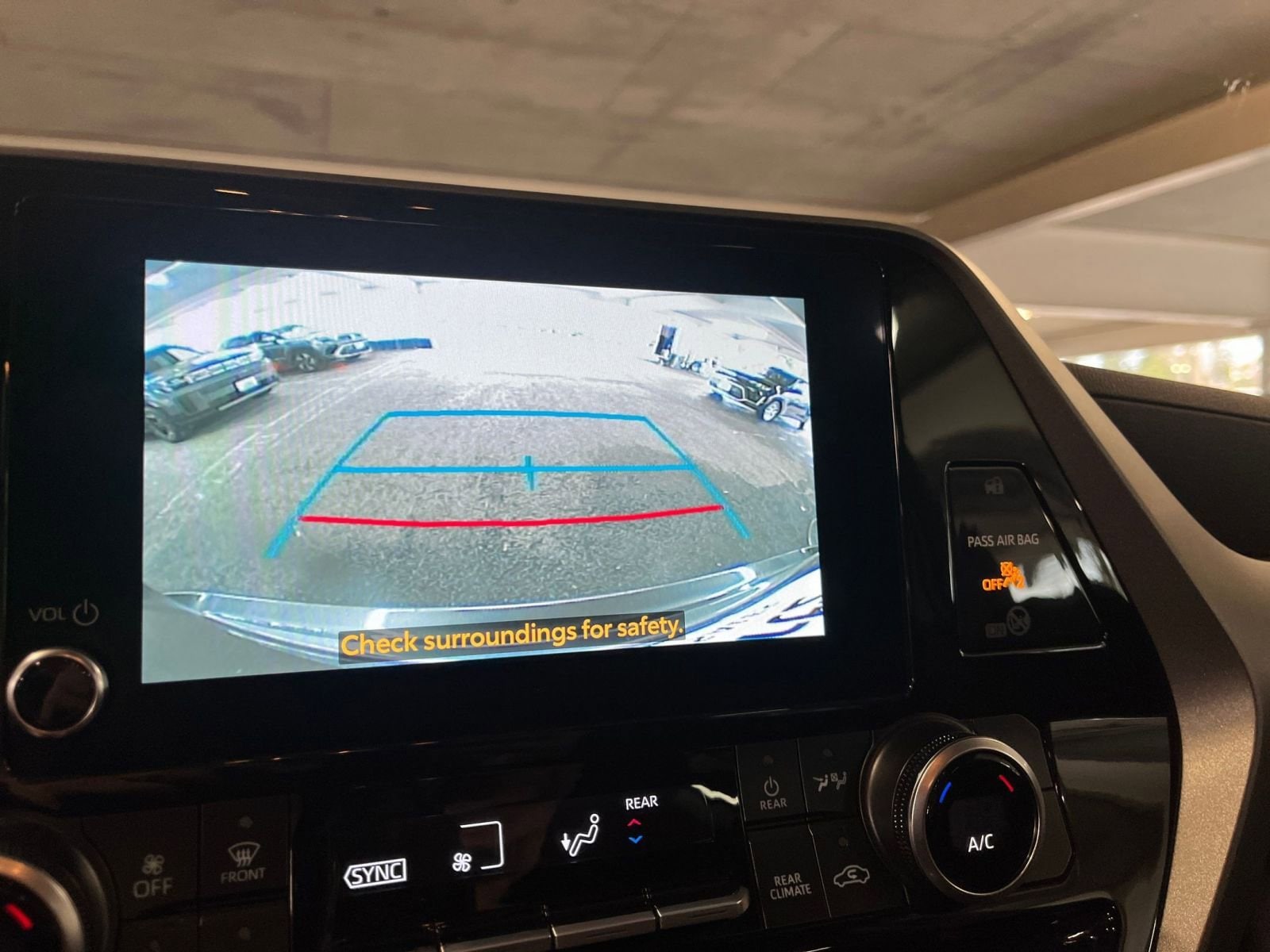 Thumbnail: 2025 Toyota Highlander - 25