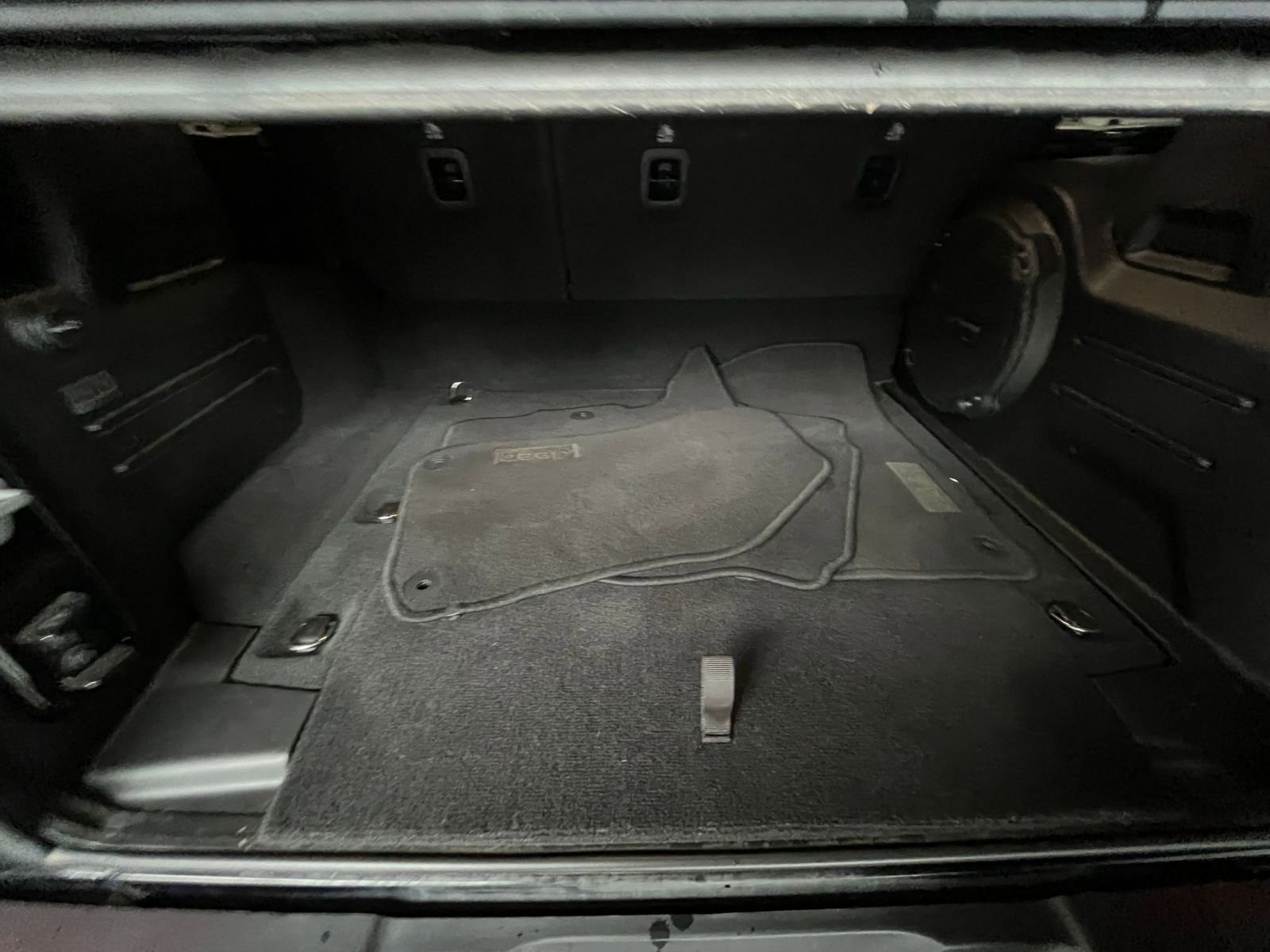 Thumbnail: 2023 Jeep Wrangler - 31