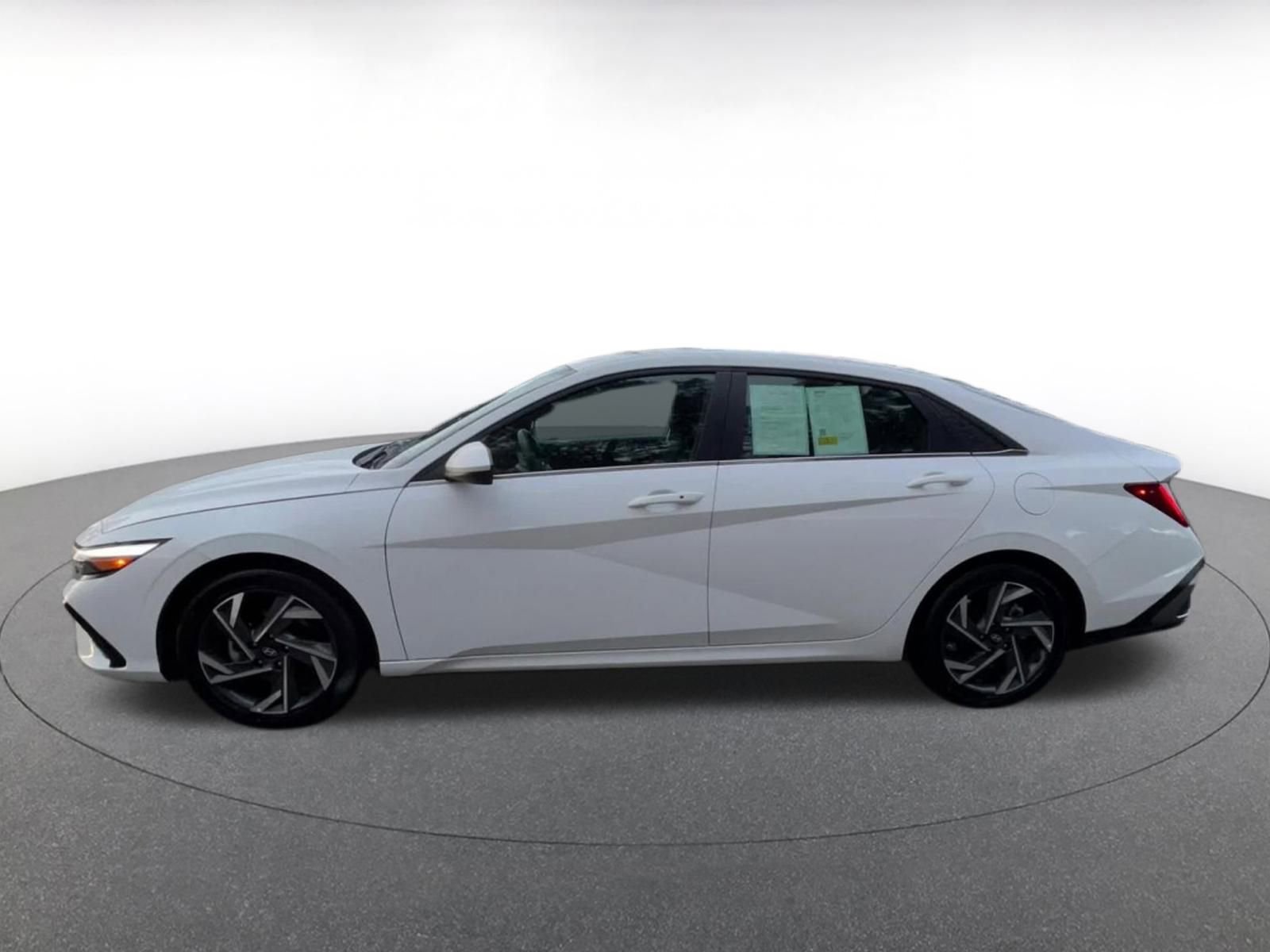 Thumbnail: 2025 Hyundai Elantra - 9