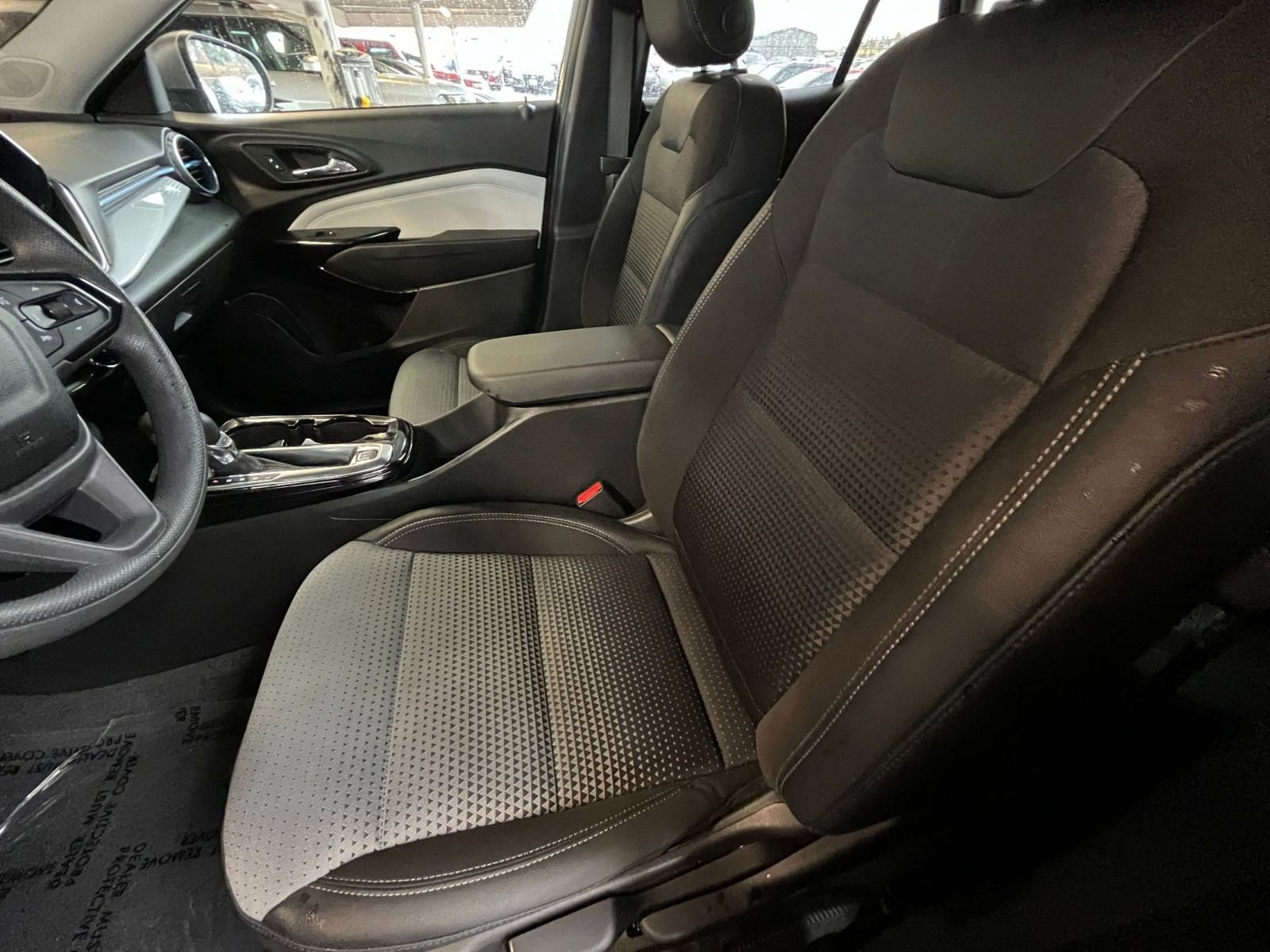 Thumbnail: 2025 Chevrolet Trax - 27