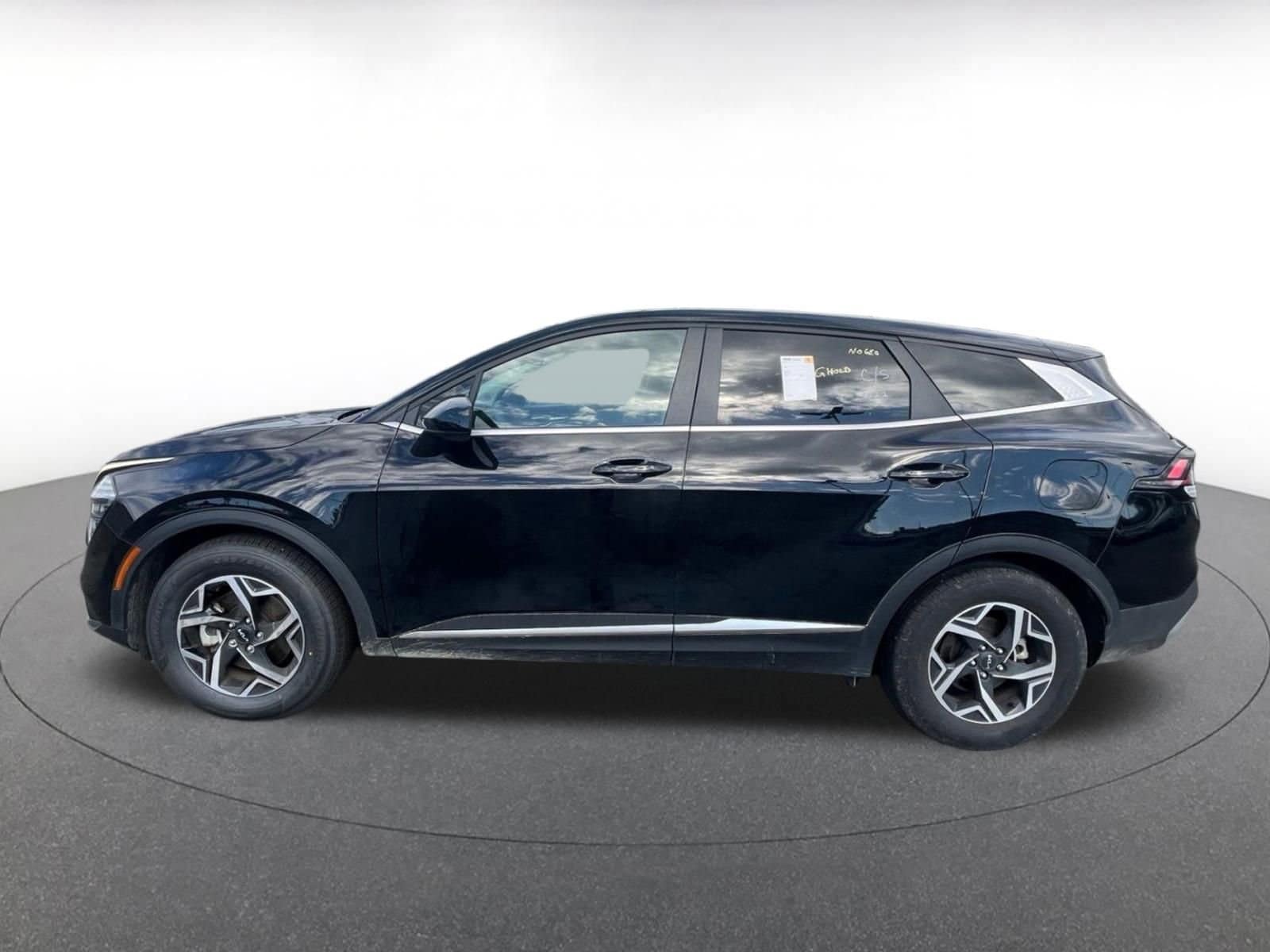 Thumbnail: 2025 Kia Sportage - 4