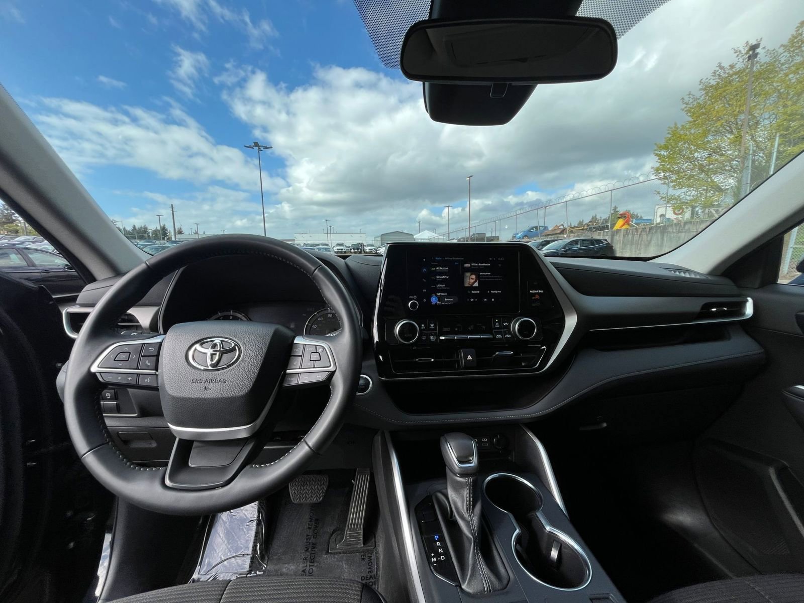 Thumbnail: 2025 Toyota Highlander - 35