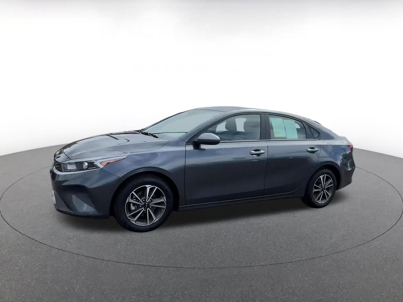 Thumbnail: 2024 Kia Forte - 7