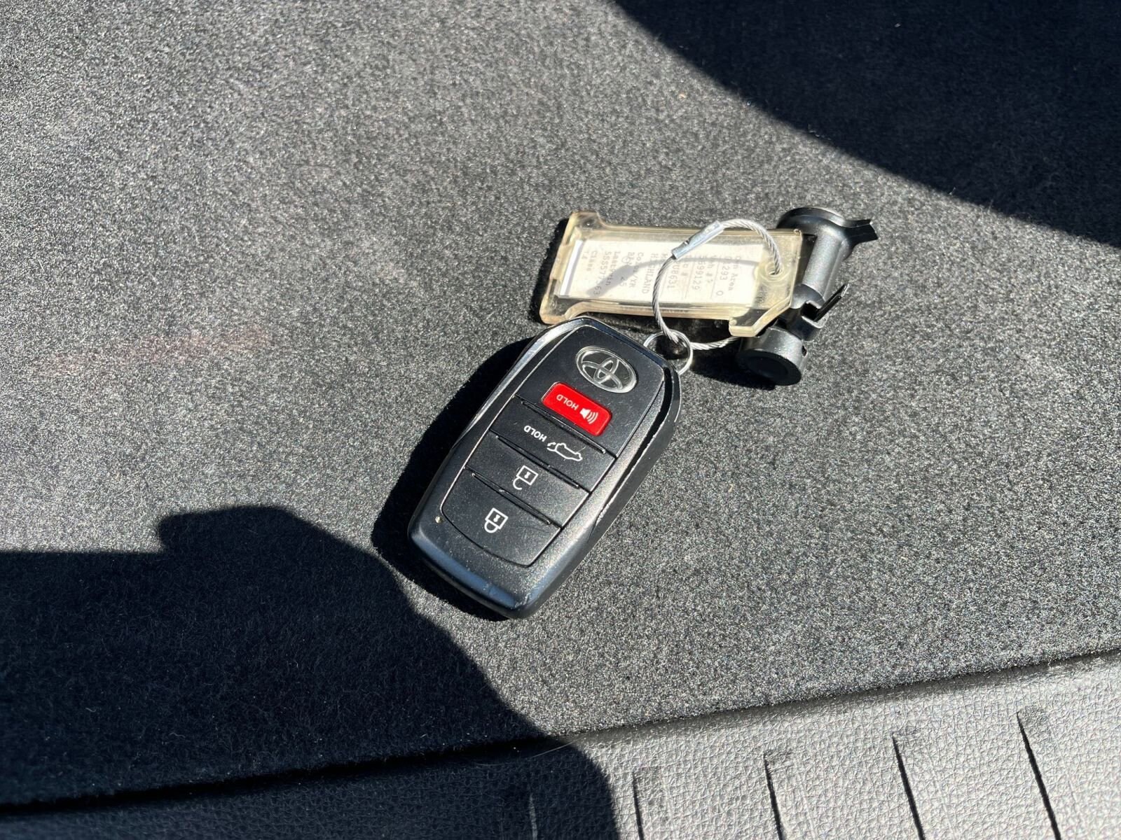 Thumbnail: 2025 Toyota Highlander - 21