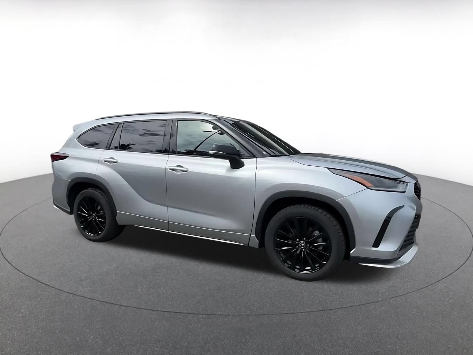 Thumbnail: 2025 Toyota Highlander - 2