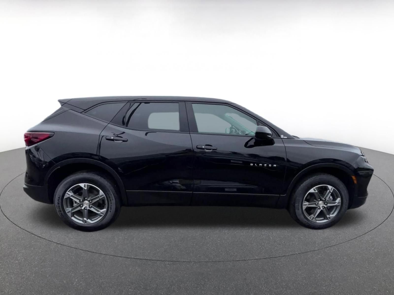 Thumbnail: 2025 Chevrolet Blazer - 16