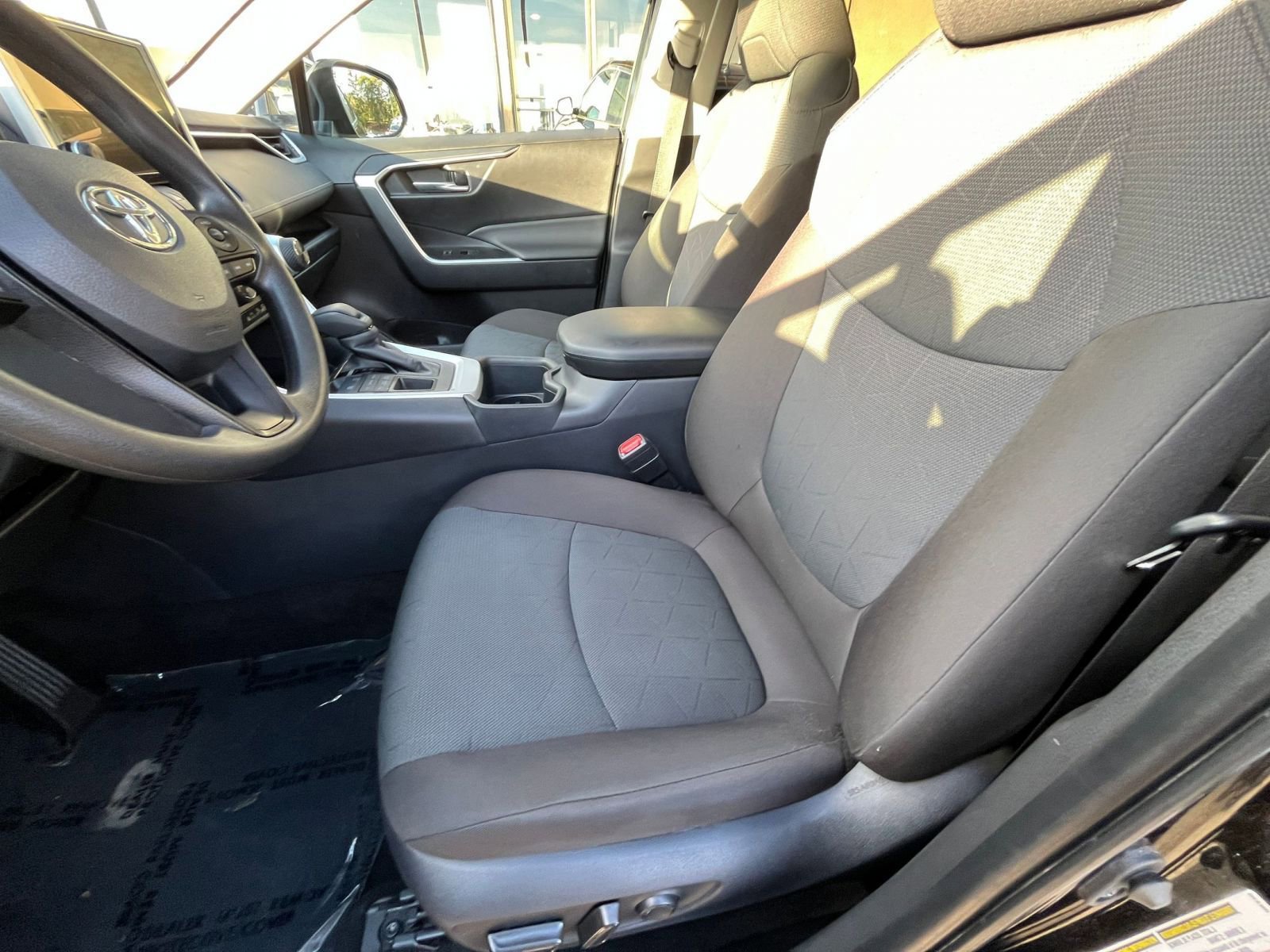 Thumbnail: 2025 Toyota RAV4 - 28