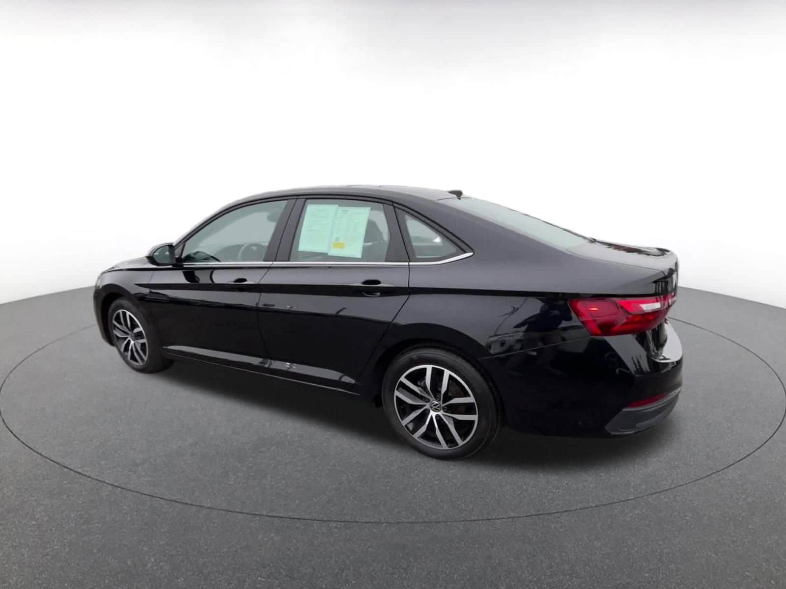 Thumbnail: 2025 Volkswagen Jetta - 10