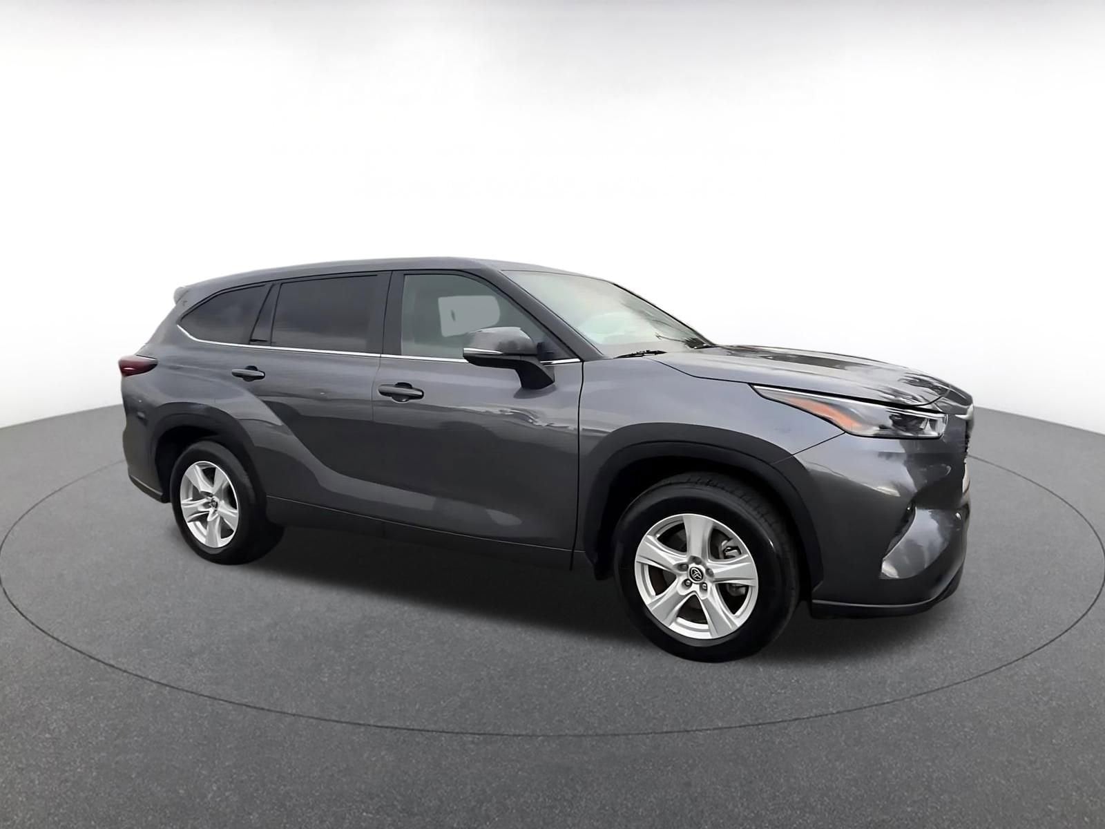 Thumbnail: 2025 Toyota Highlander - 2