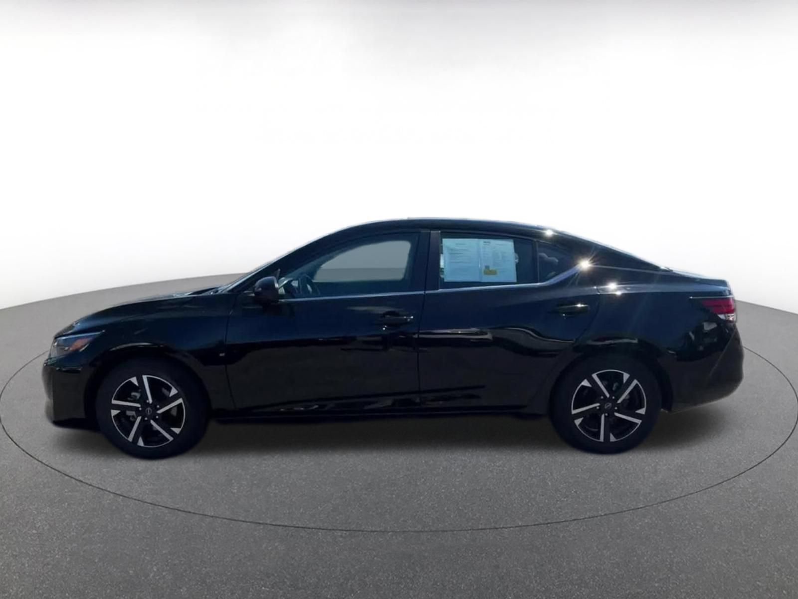 Thumbnail: 2025 Nissan Sentra - 9