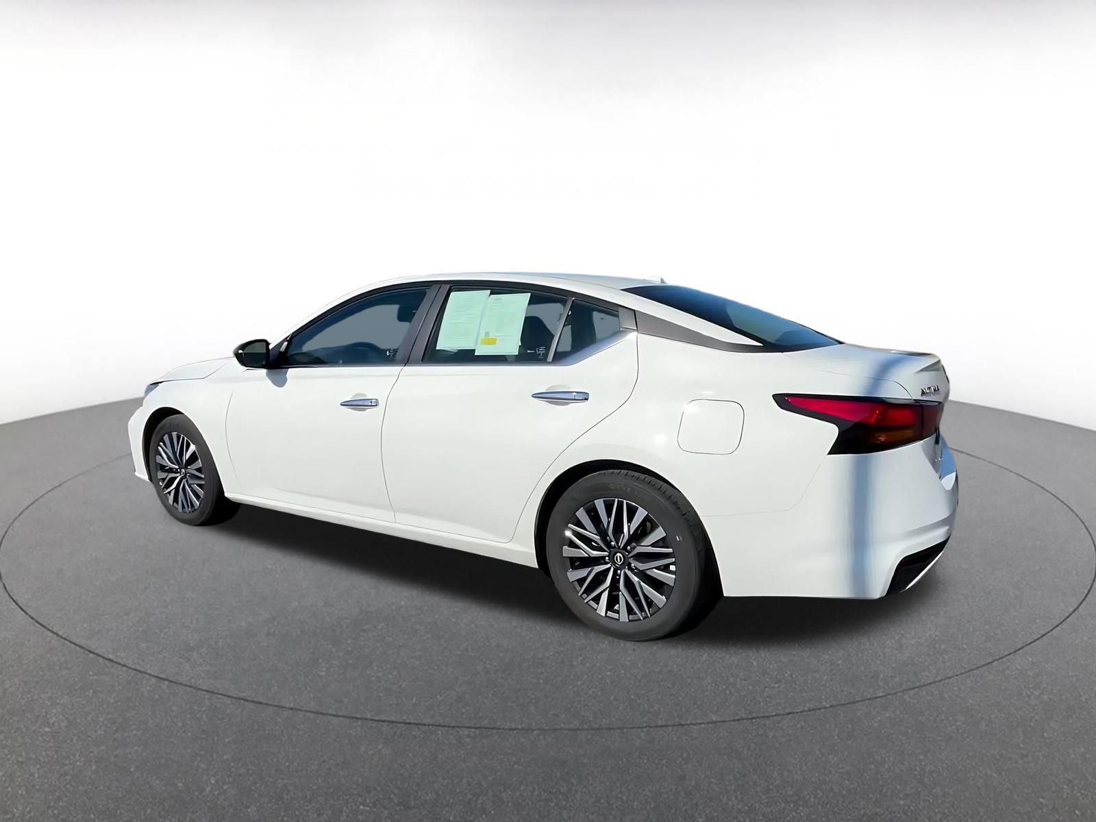 Thumbnail: 2025 Nissan Altima - 10