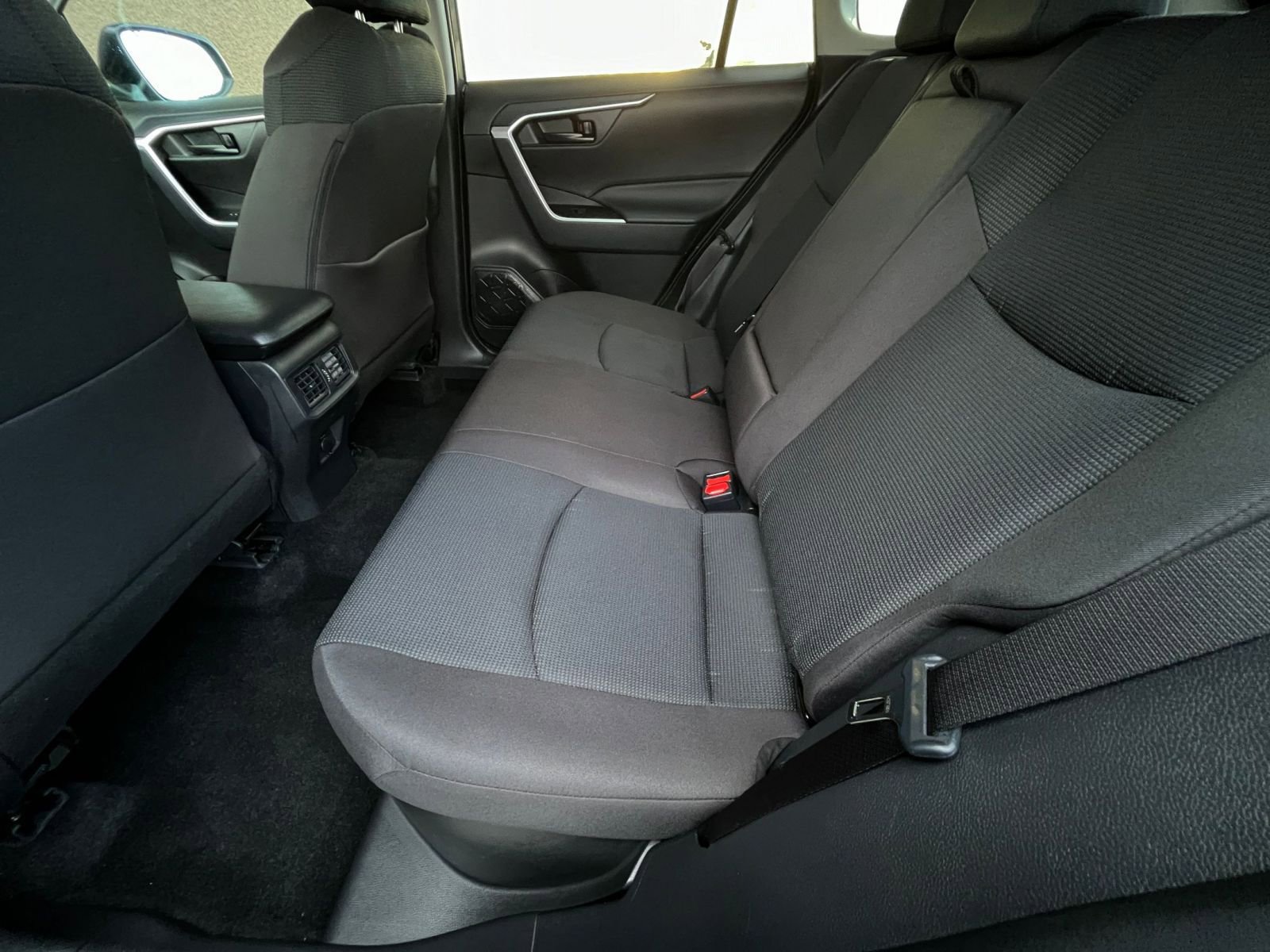 Thumbnail: 2025 Toyota RAV4 - 25