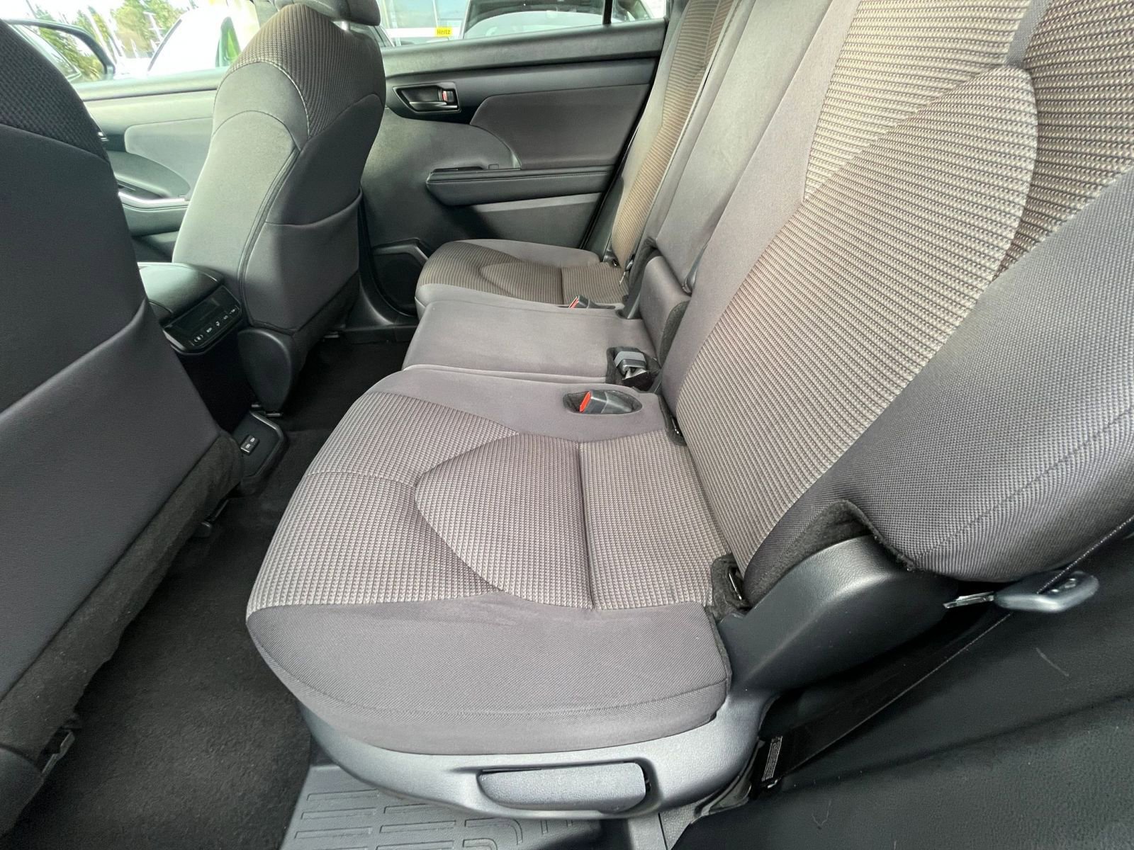 Thumbnail: 2025 Toyota Highlander - 27