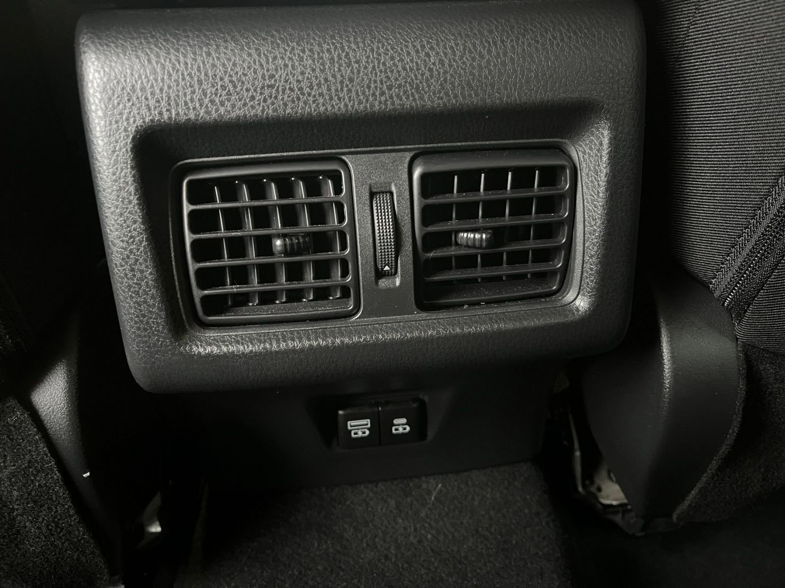 Thumbnail: 2025 Toyota Camry - 24