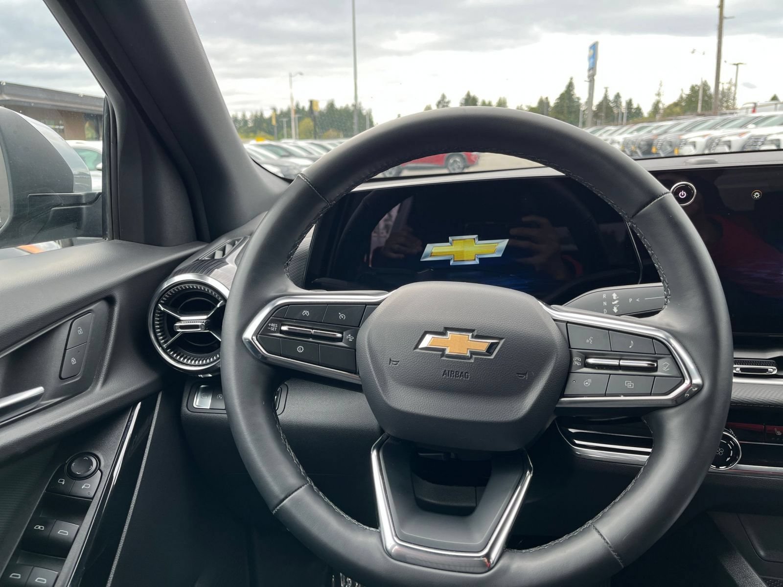 Thumbnail: 2025 Chevrolet Equinox - 28