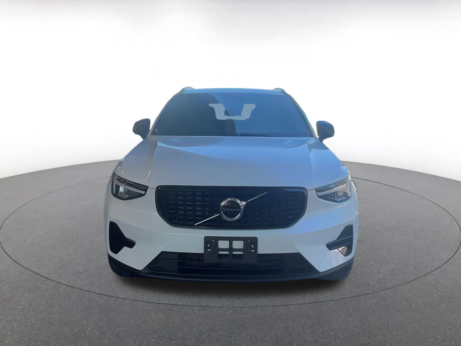 Thumbnail: 2024 Volvo XC40 - 4
