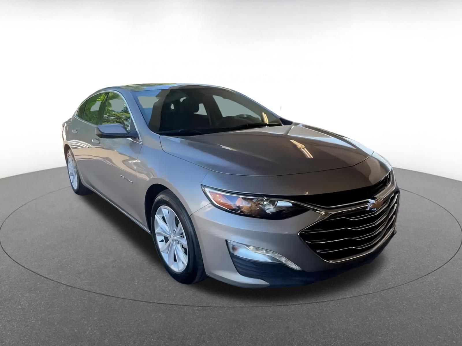 Thumbnail: 2023 Chevrolet Malibu - 3