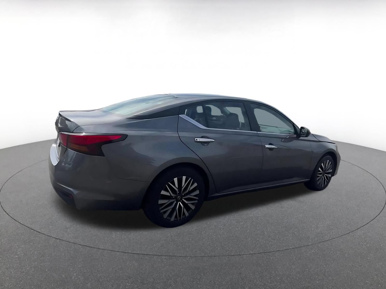 Thumbnail: 2025 Nissan Altima - 15