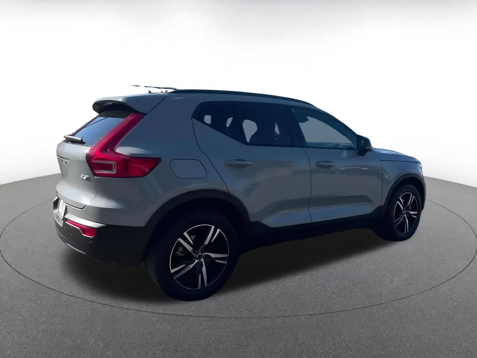 Thumbnail: 2024 Volvo XC40 - 14