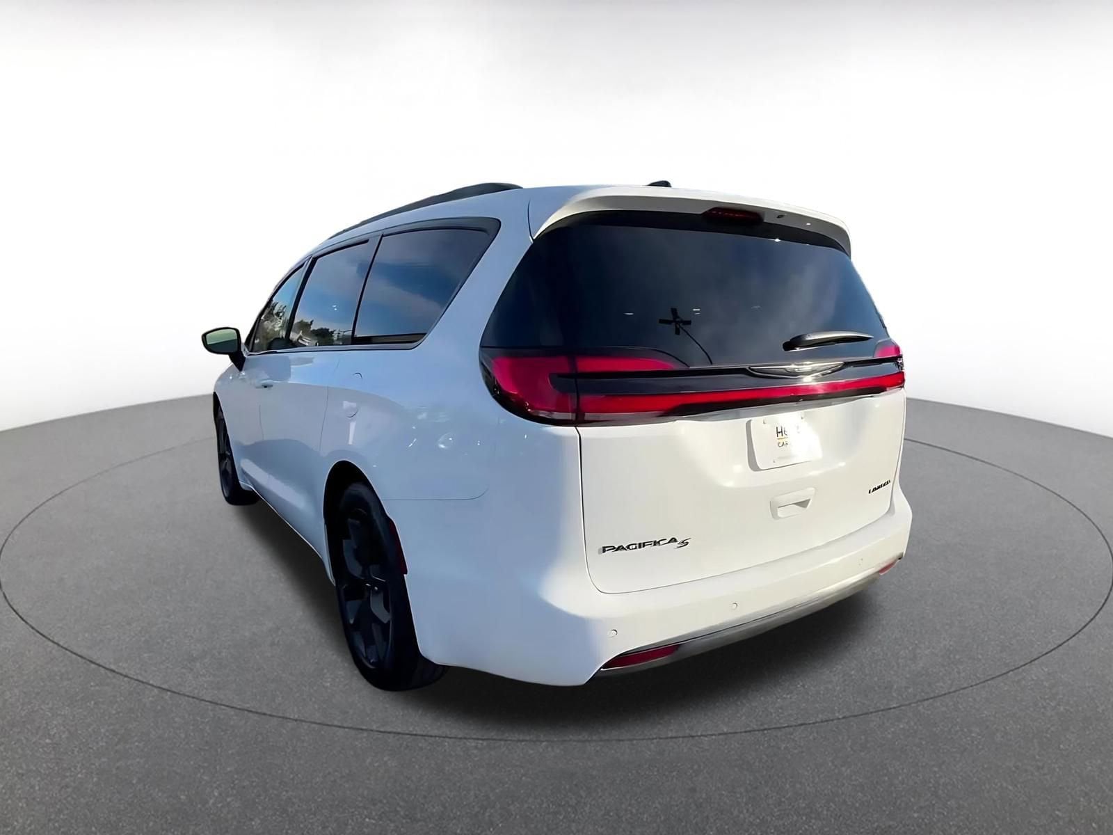 Thumbnail: 2025 Chrysler Pacifica - 11