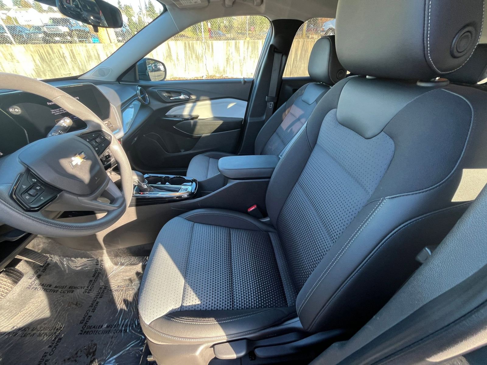 Thumbnail: 2025 Chevrolet Trax - 28