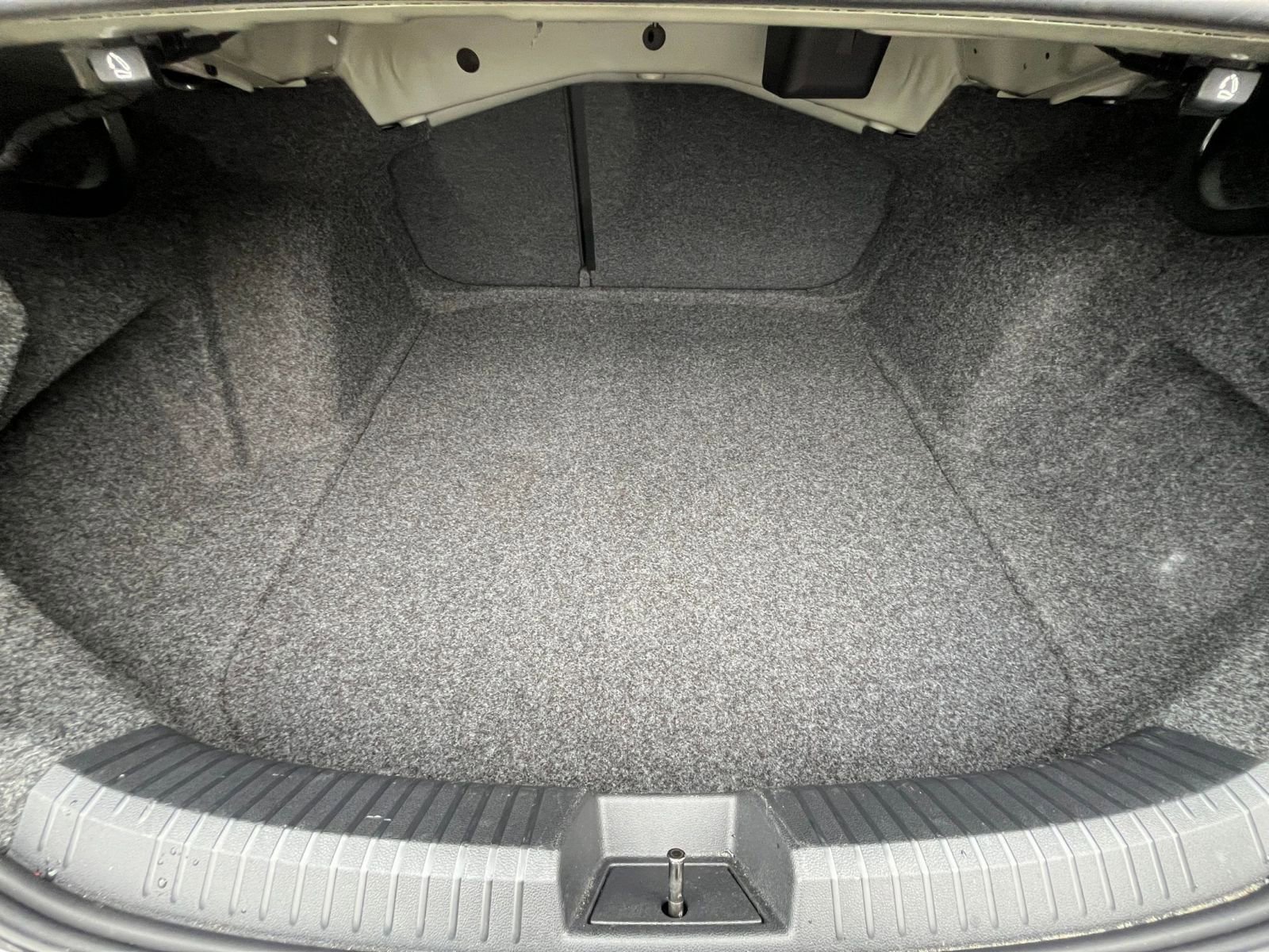 Thumbnail: 2025 Volkswagen Jetta - 32