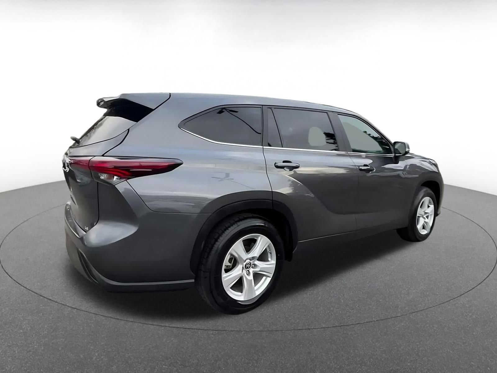 Thumbnail: 2025 Toyota Highlander - 15