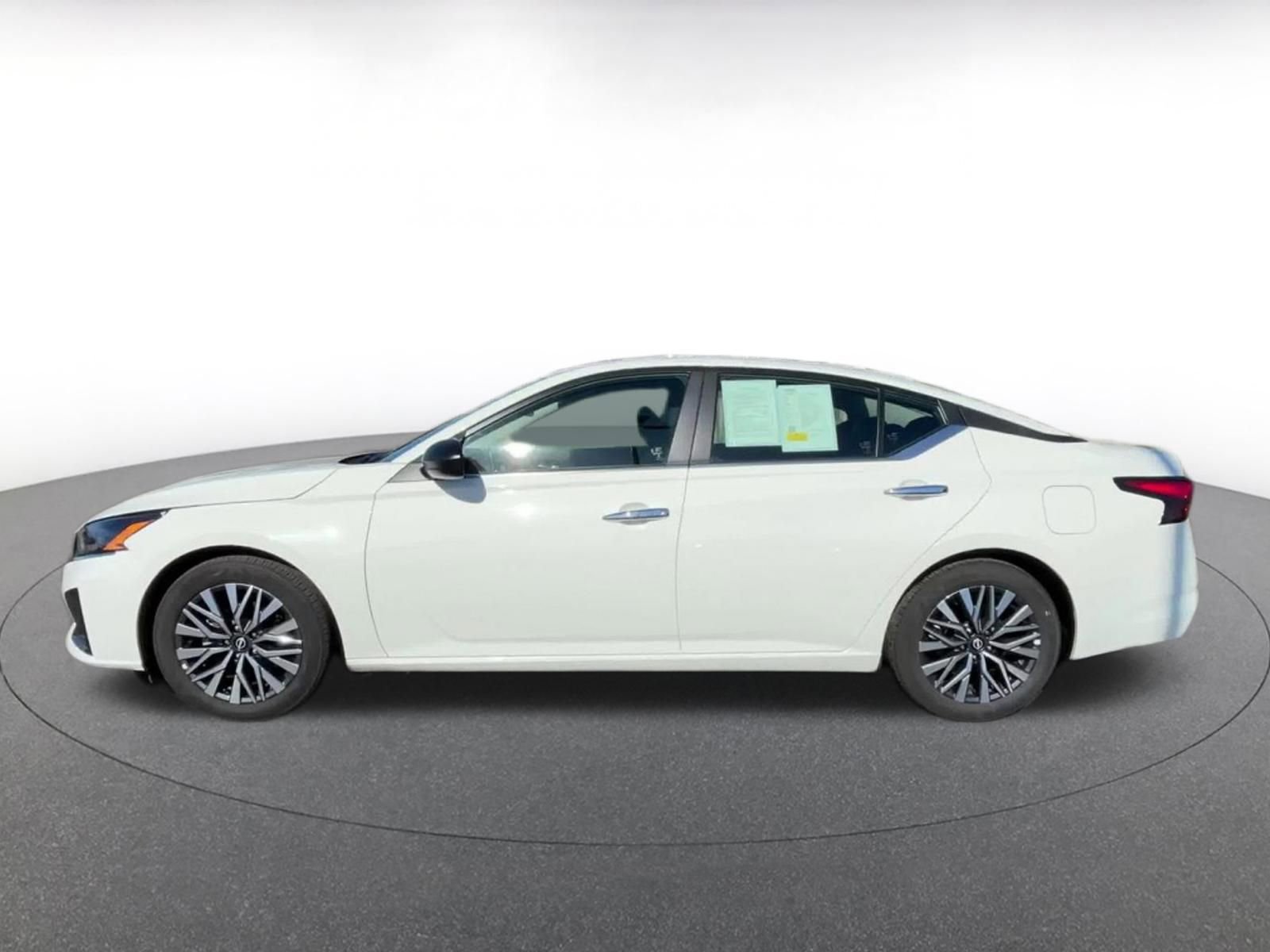 Thumbnail: 2025 Nissan Altima - 9