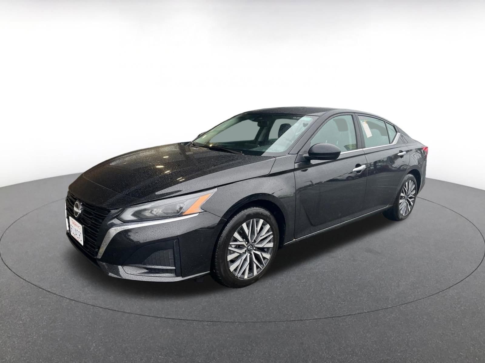 Thumbnail: 2025 Nissan Altima - 3