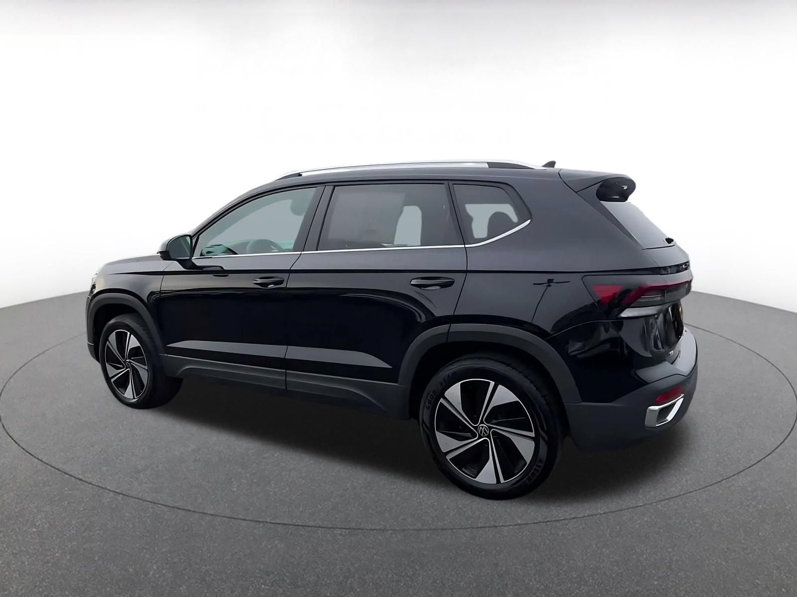 Thumbnail: 2026 Volkswagen Taos - 8