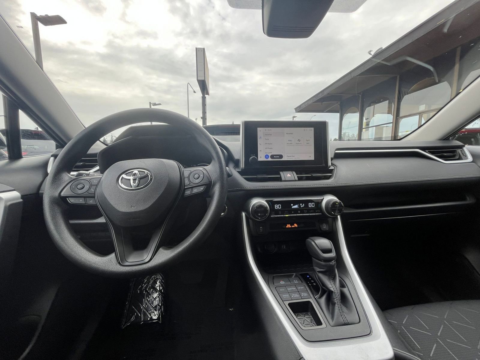 Thumbnail: 2025 Toyota RAV4 - 35