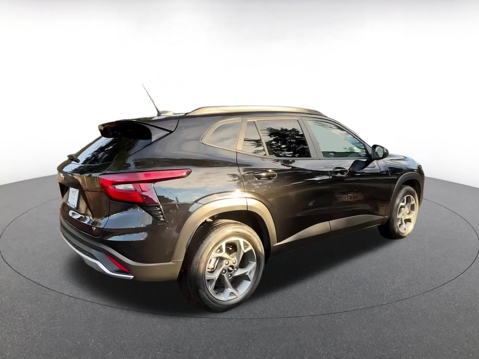 Thumbnail: 2025 Chevrolet Trax - 14