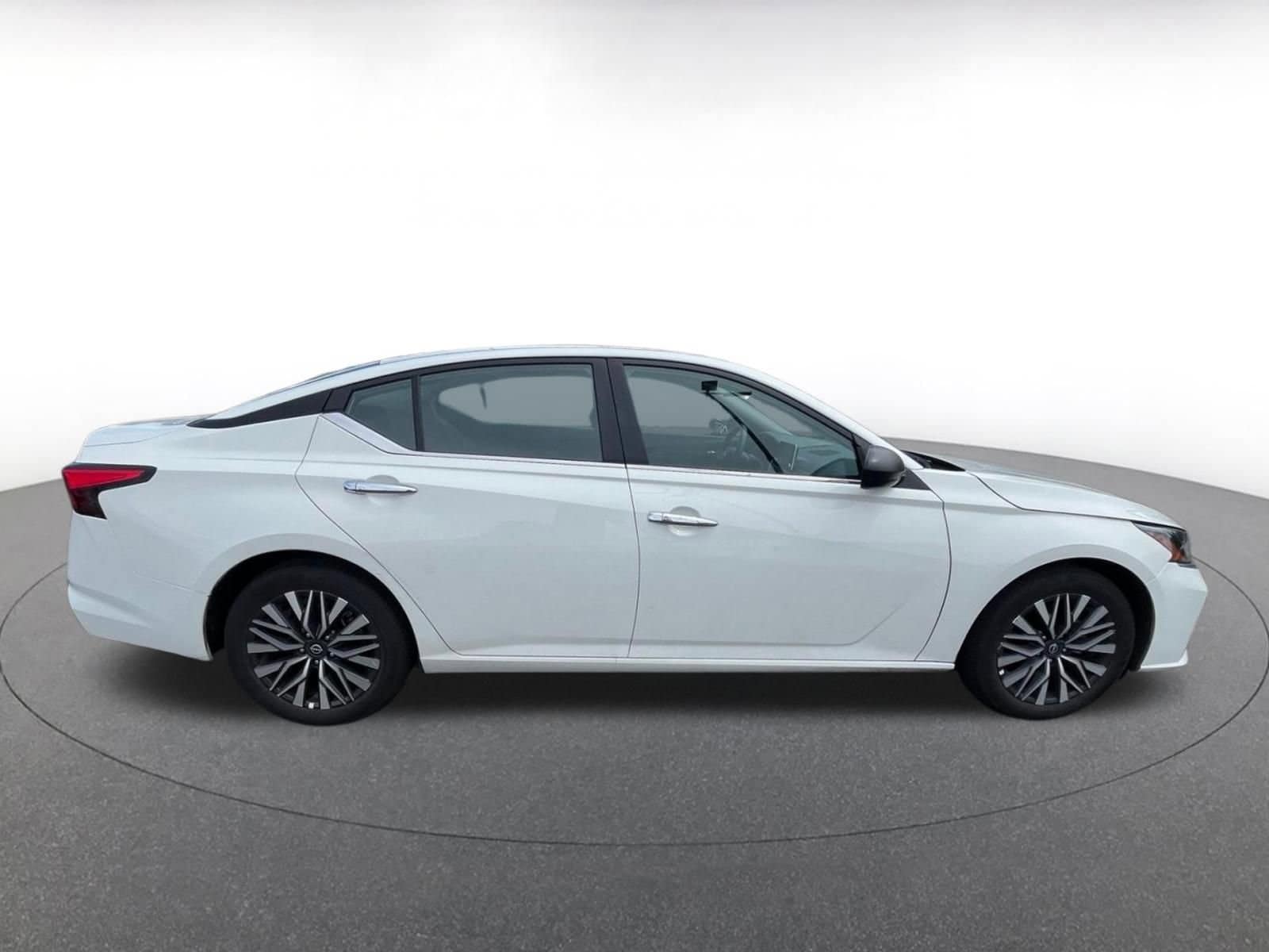 Thumbnail: 2025 Nissan Altima - 8