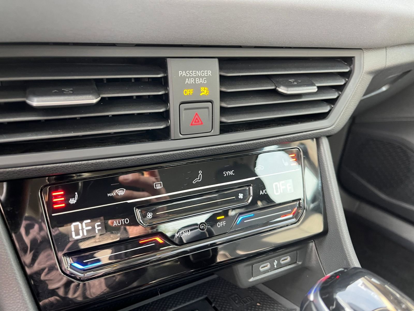 Thumbnail: 2025 Volkswagen Jetta - 24