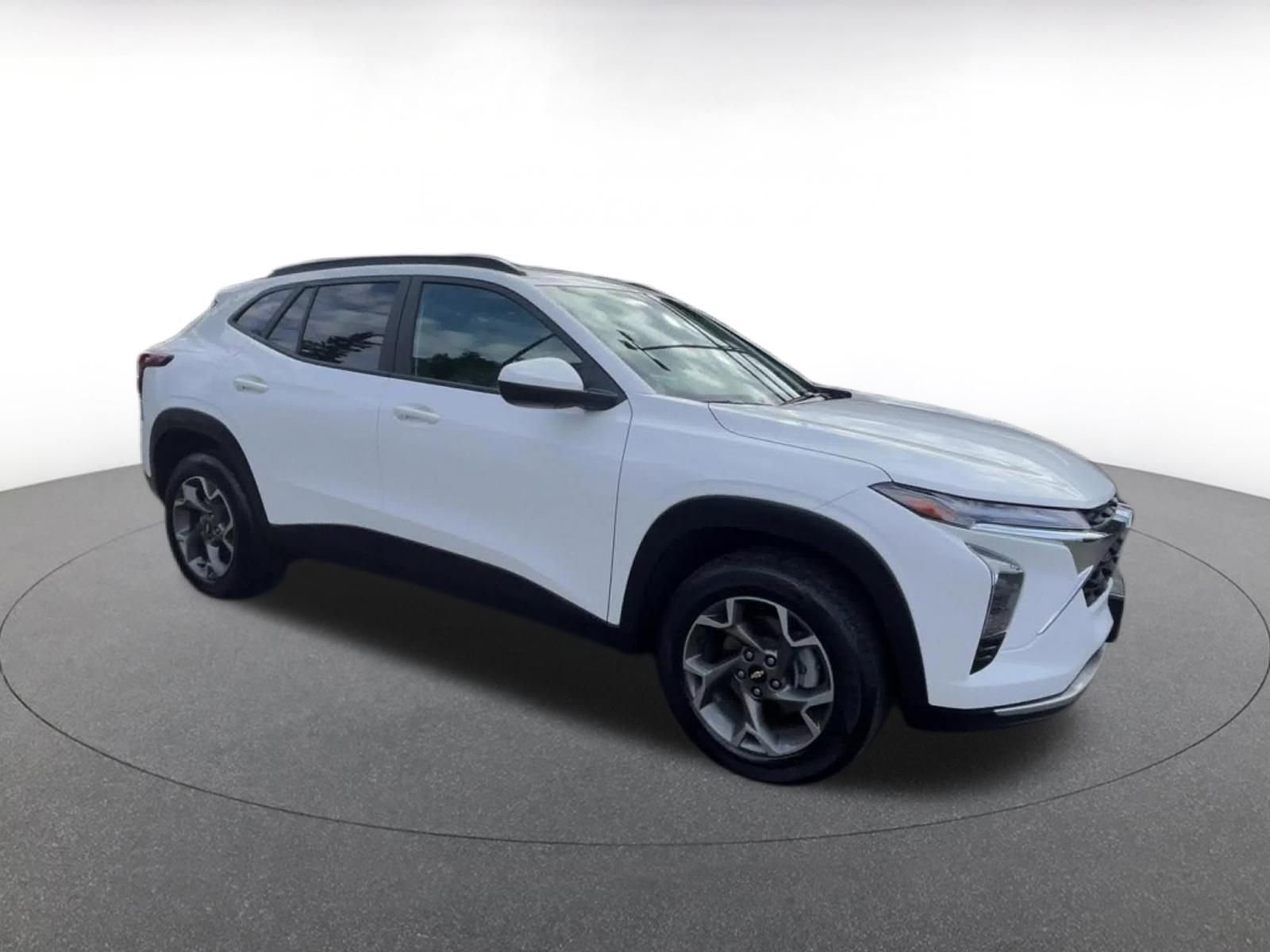 Thumbnail: 2025 Chevrolet Trax - 2