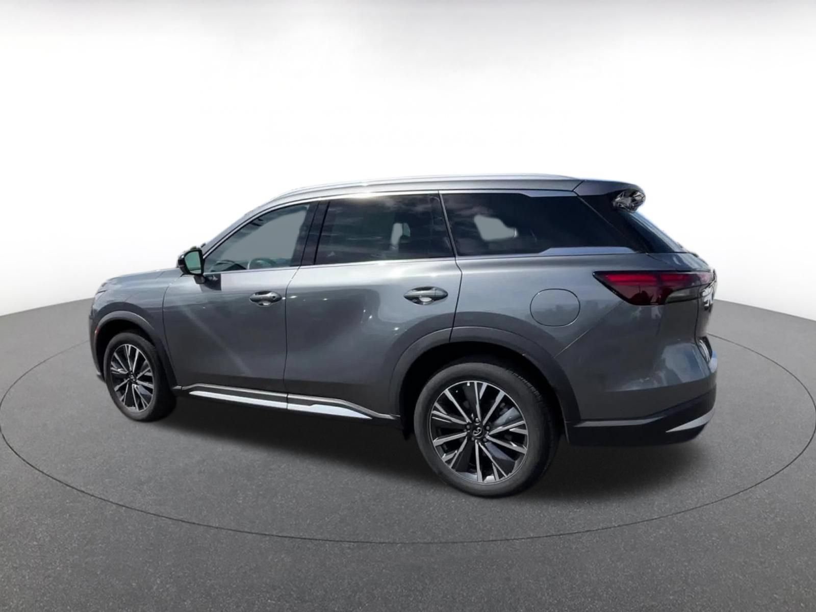 Thumbnail: 2026 INFINITI QX60 - 10