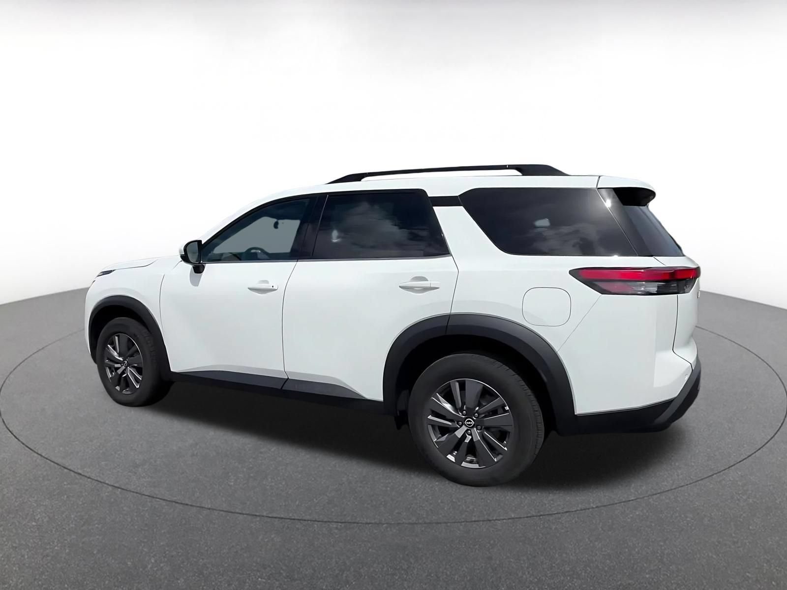 Thumbnail: 2025 Nissan Pathfinder - 10