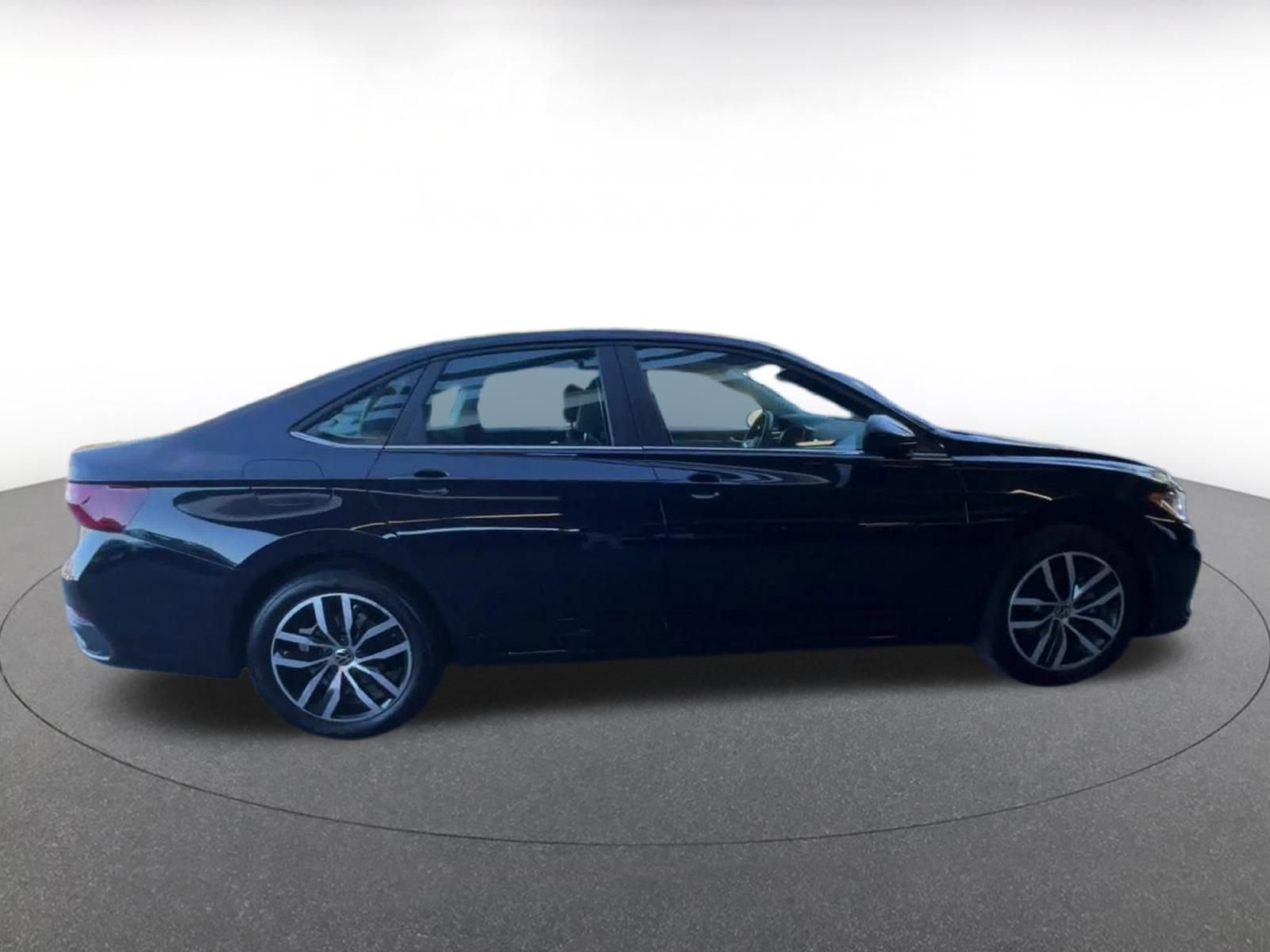 Thumbnail: 2025 Volkswagen Jetta - 15