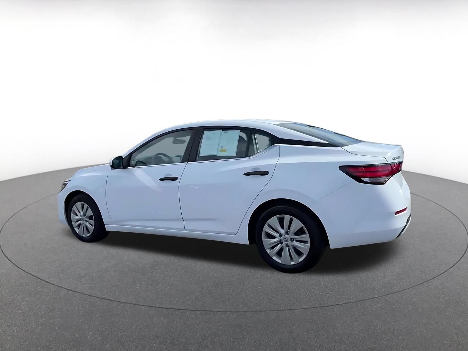 Thumbnail: 2025 Nissan Sentra - 10