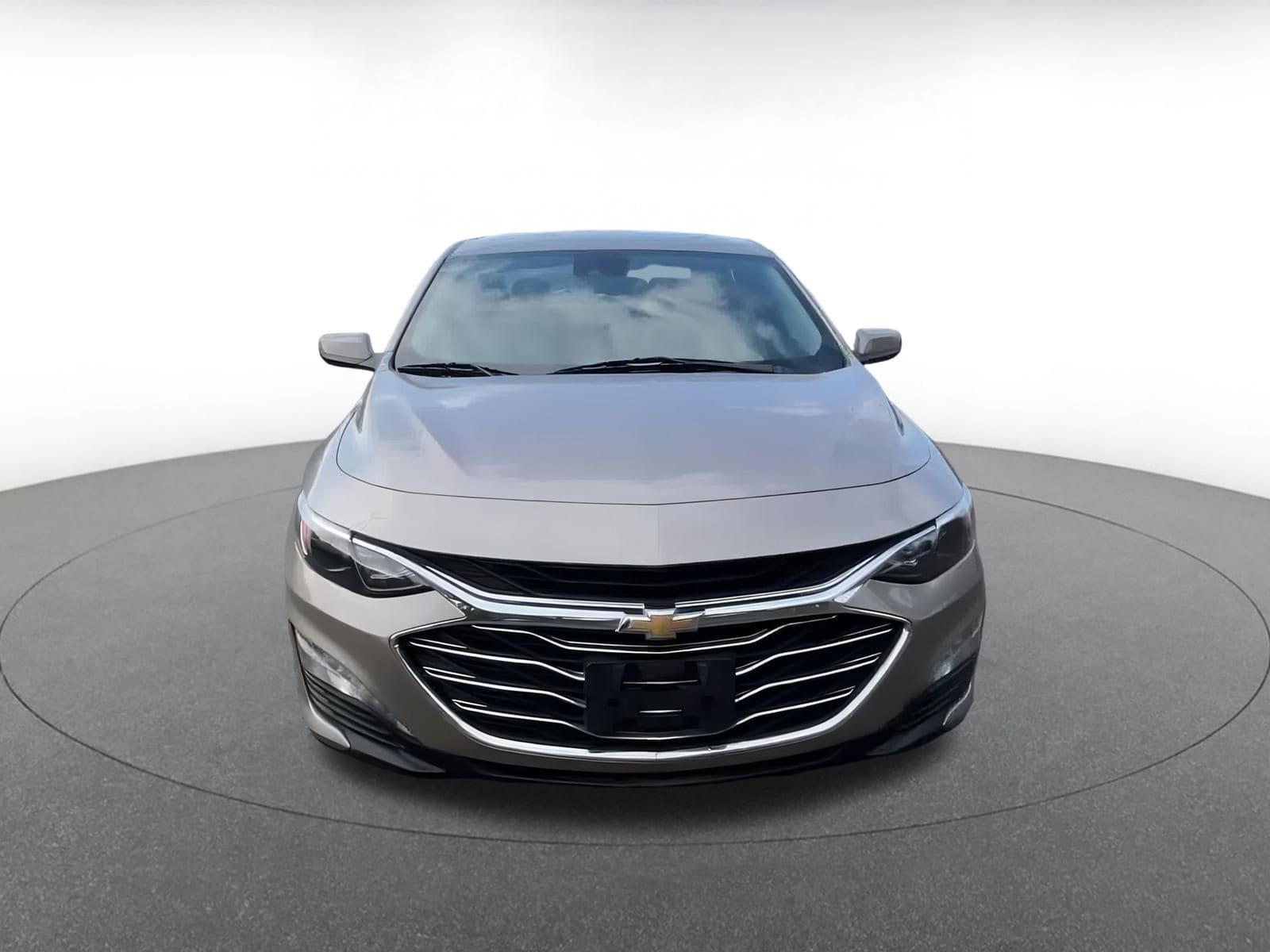 Thumbnail: 2023 Chevrolet Malibu - 4