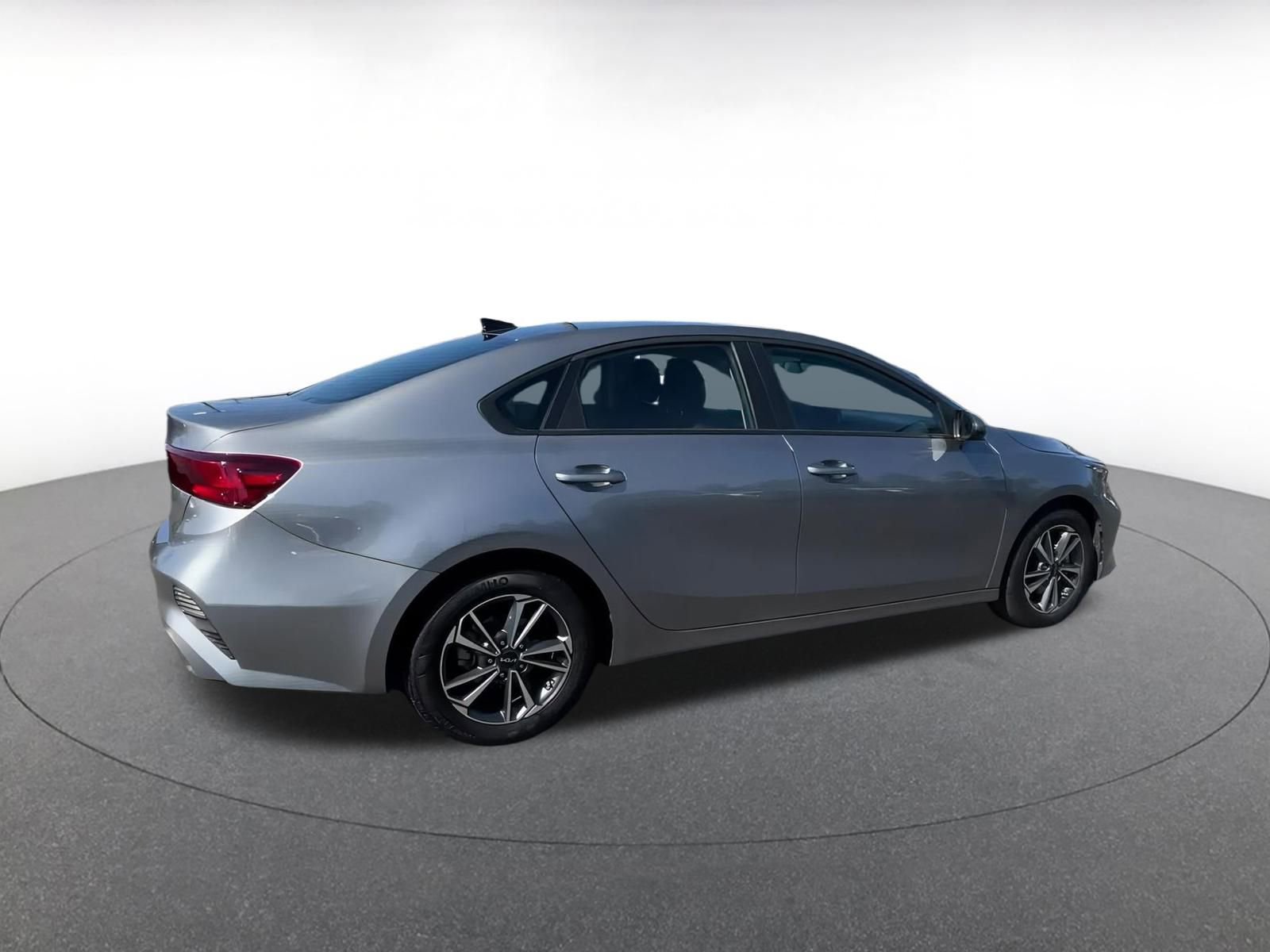 Thumbnail: 2024 Kia Forte - 15