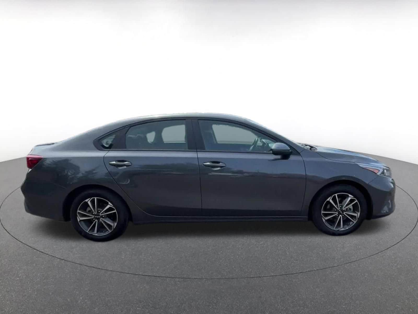 Thumbnail: 2024 Kia Forte - 16