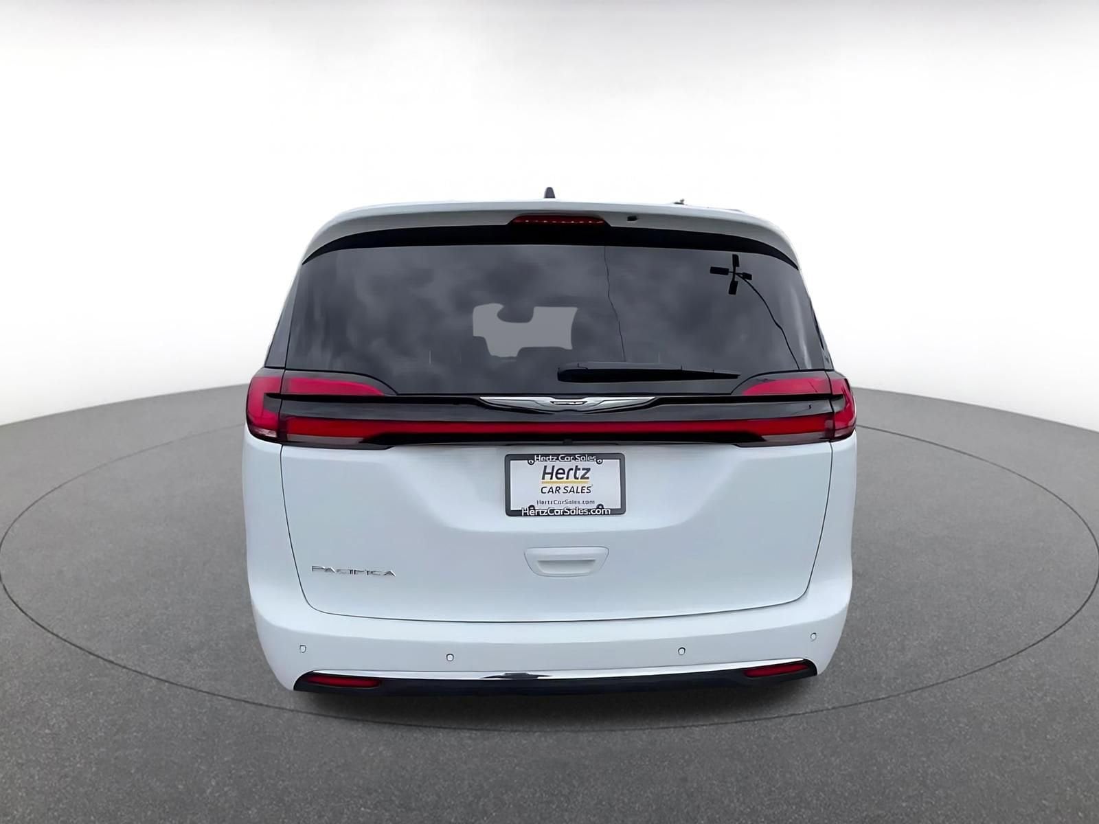 Thumbnail: 2025 Chrysler Pacifica - 12