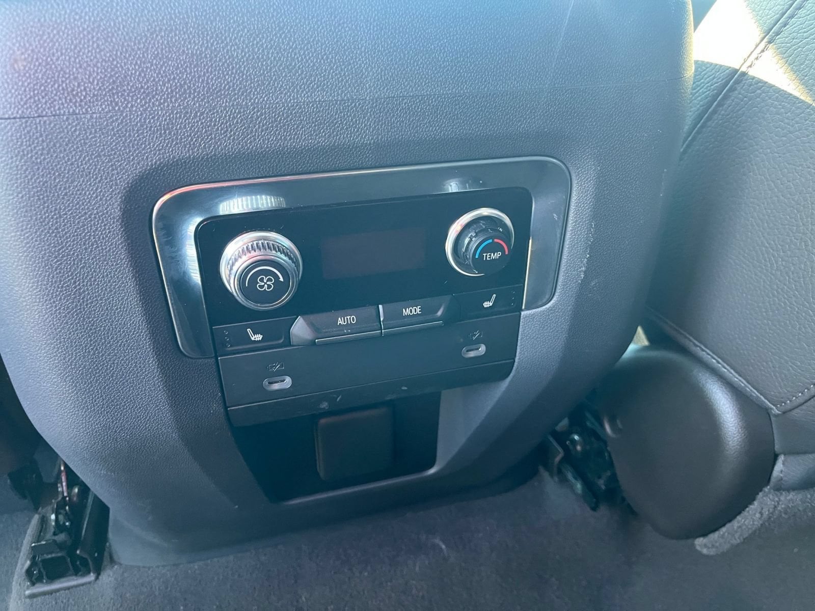 Thumbnail: 2021 GMC Yukon - 25