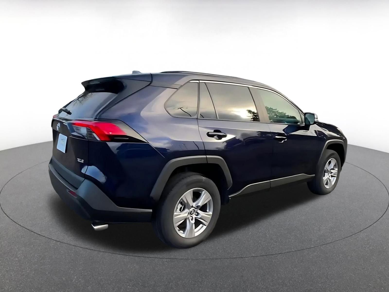 Thumbnail: 2025 Toyota RAV4 - 15