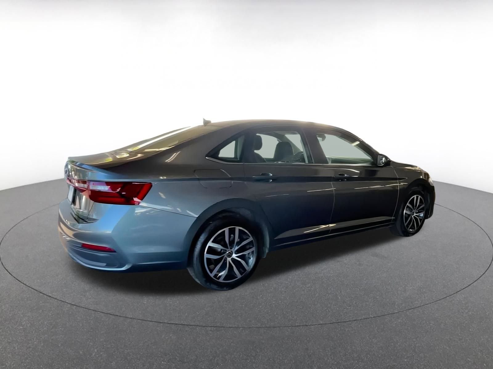 Thumbnail: 2025 Volkswagen Jetta - 12