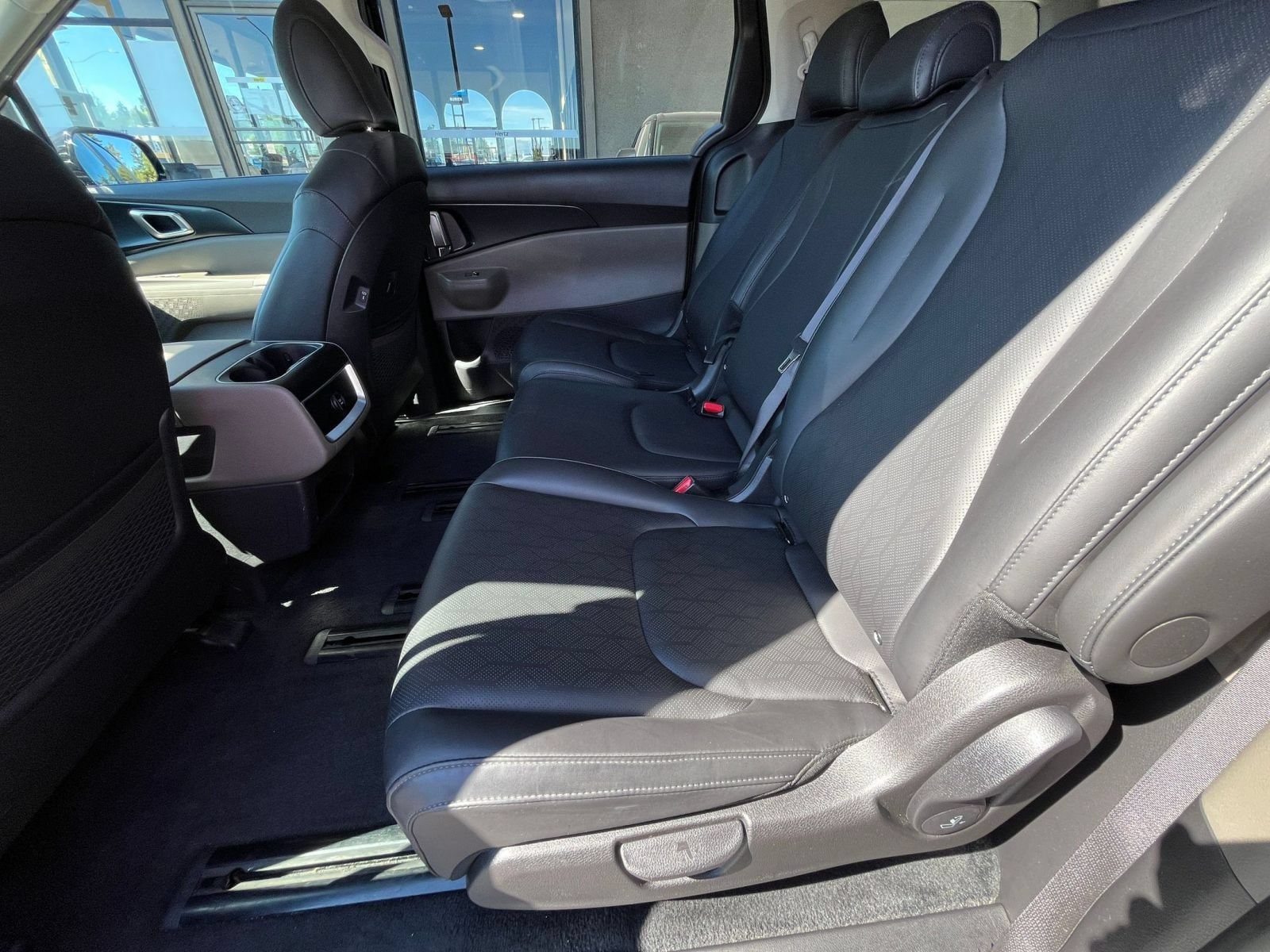 Thumbnail: 2026 Kia Carnival - 28